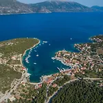 Βίλα Luxury Fiscardo Walk - Heated Pool & Jacuzzi