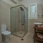 Luxury Fiscardo Walk - Heated Pool & Jacuzzi