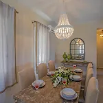 Luxury Fiscardo Walk - Heated Pool & Jacuzzi *