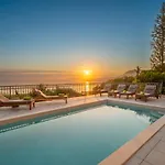 Luxury Fiscardo Walk - Heated Pool & Jacuzzi Βίλα
