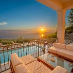 Luxury Fiscardo Walk - Heated Pool & Jacuzzi Βίλα *