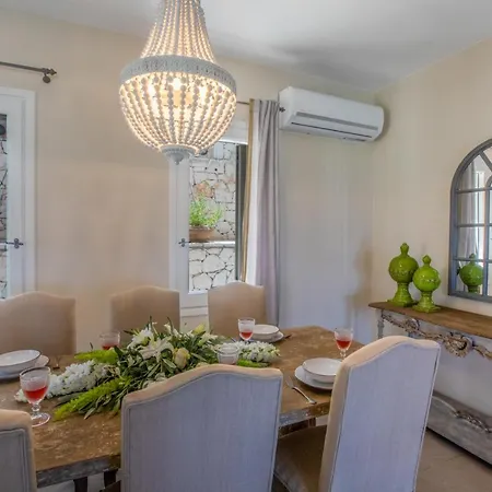 Luxury Above Emblisi , With Heated Pool ! Fiskardo