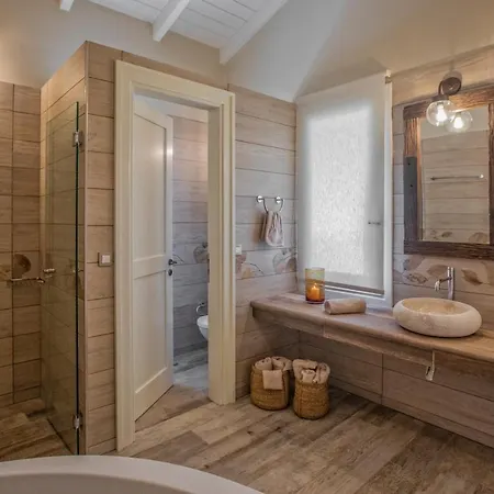 Luxury Fiscardo Walk - Heated Pool & Jacuzzi
