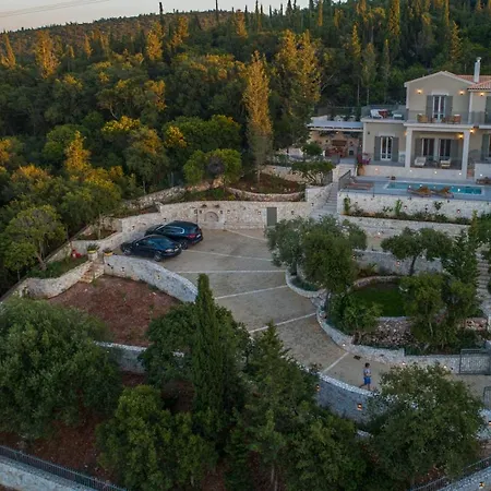 Luxury Fiscardo Walk - Heated Pool & Jacuzzi *