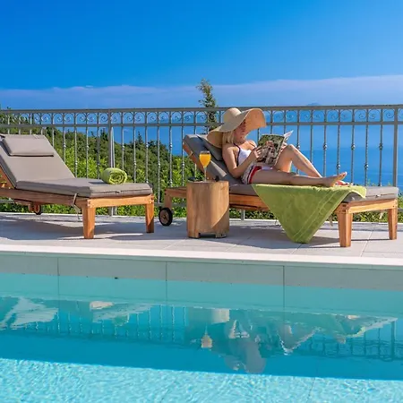 빌라 Luxury Fiscardo Walk - Heated Pool & Jacuzzi 피스카던